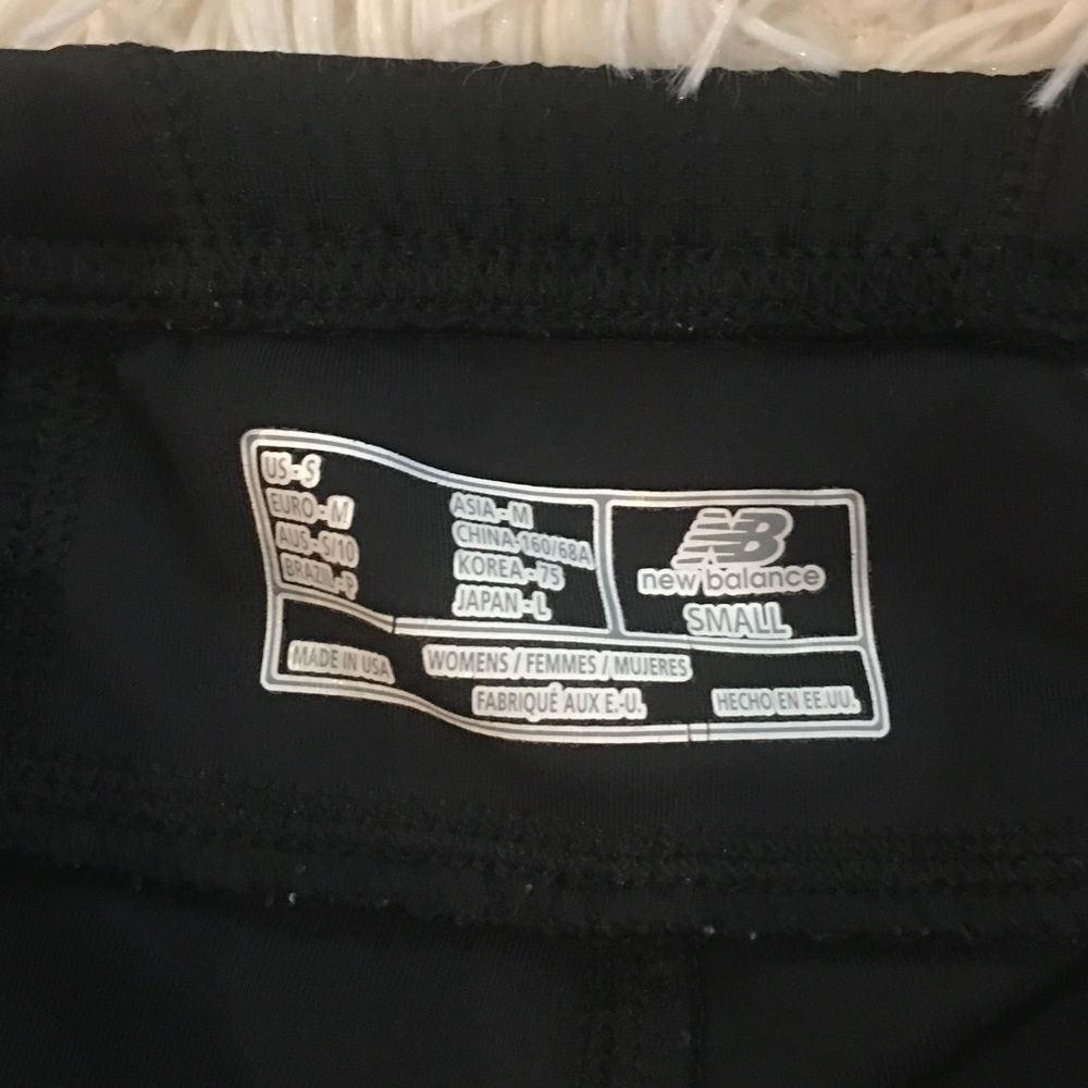 New Balance Black Lightening Dry Capri Leggings - Picture 14 of 16